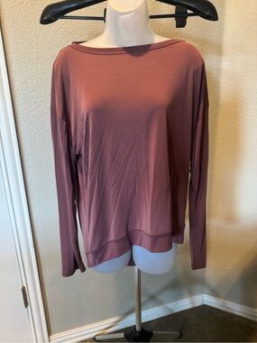 Relaxed Long Sleeve Drape Back Top in Mauve L